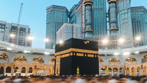 Top 10 Mistakes to Avoid on Your Umrah Tour from UK 11 Umrah Tour